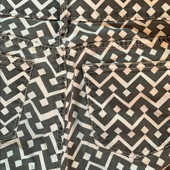 Patterned legging jean - Picture 3 of 4